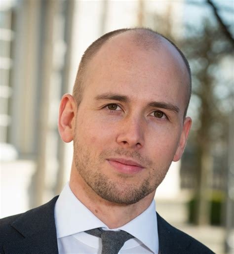 Jan-Marco Rademacher im Anzug